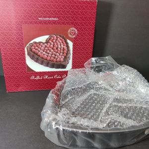 Williams Sonoma Ruffled Heart Cake Pan